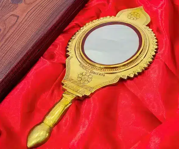 Aranmula Kannadi - Kerala Metal Art